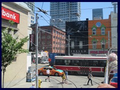 Toronto Bus Tour 203